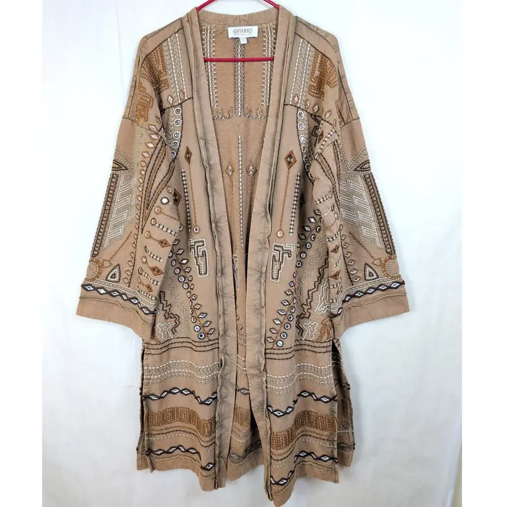 Shyanne tan embroidered beaded duster Size Medium Western Boho Cowgirl Rodeo